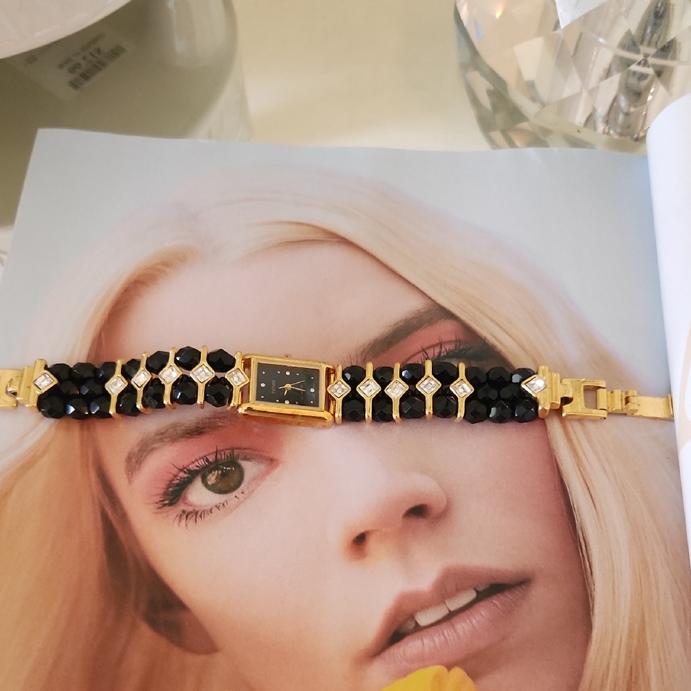 Elegant Black and Gold Women's Bracelet Watch